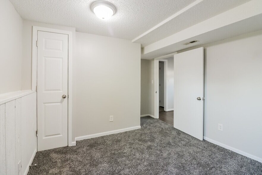 Building Photo - 101 E Pacific Dr