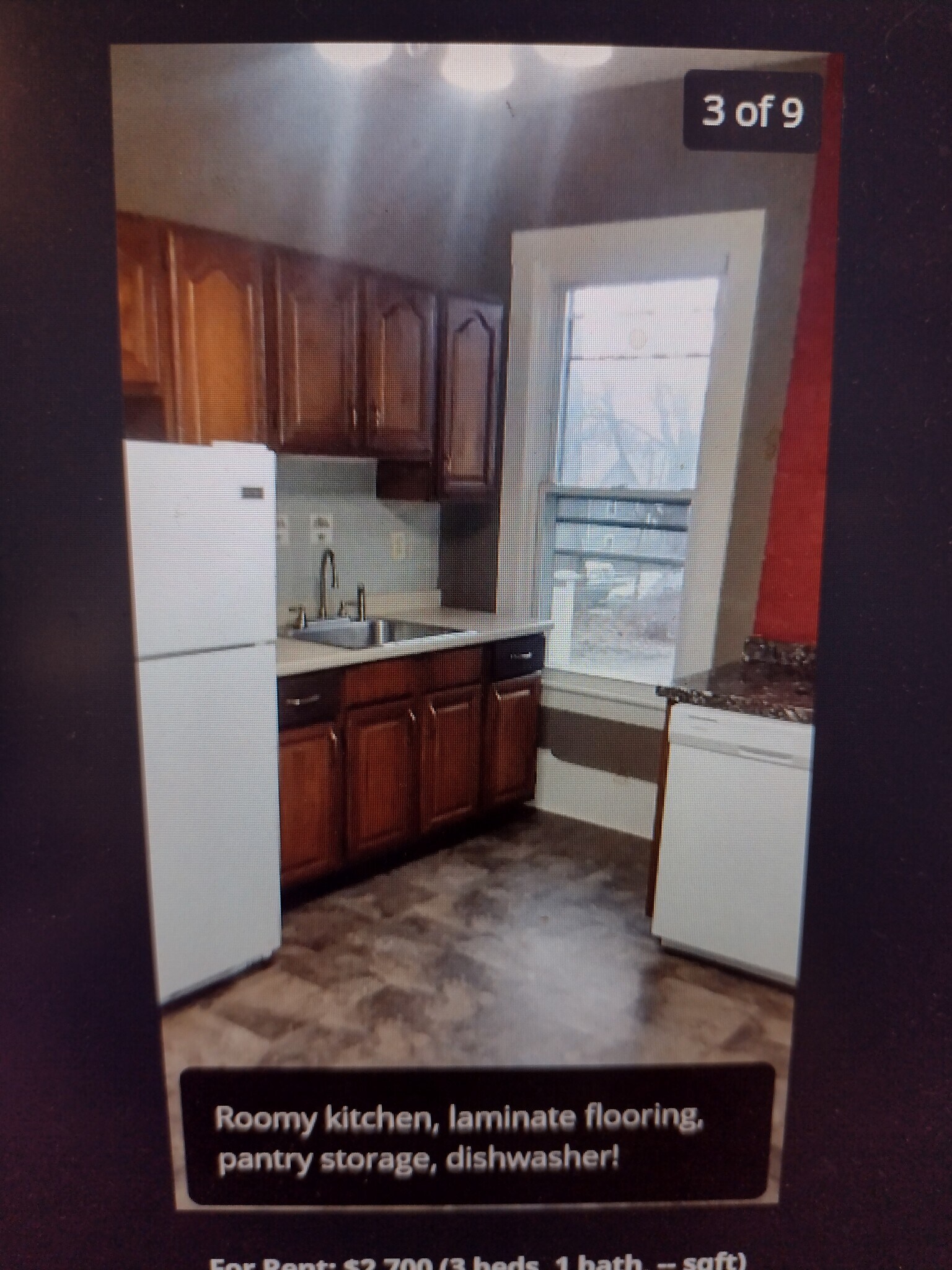 Roomy eat in kitchen, cross ventilation, ceiling fan - 21 Liberty St