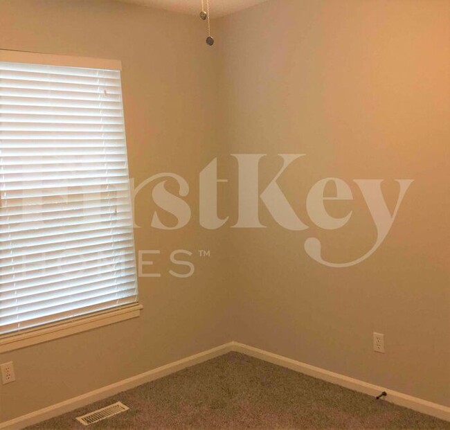 Building Photo - 1707 Brent Ln