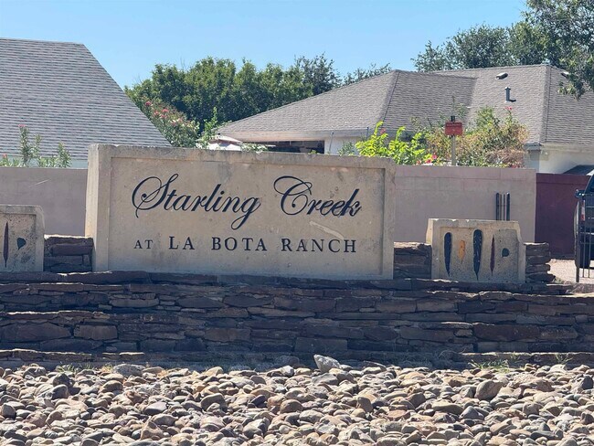 Building Photo - 415 Starling Creek Loop