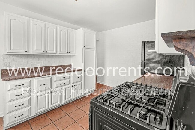 Building Photo - 957 Woodhill Dr