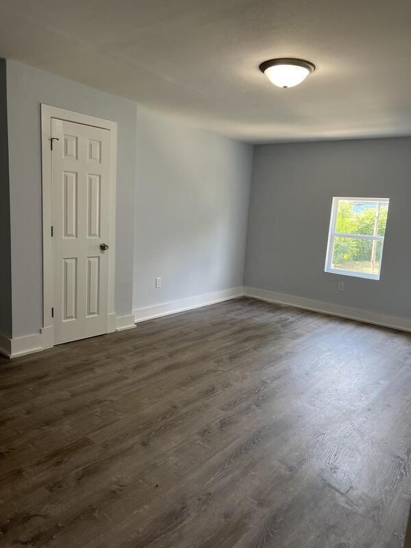 Building Photo - 419 W 6th St