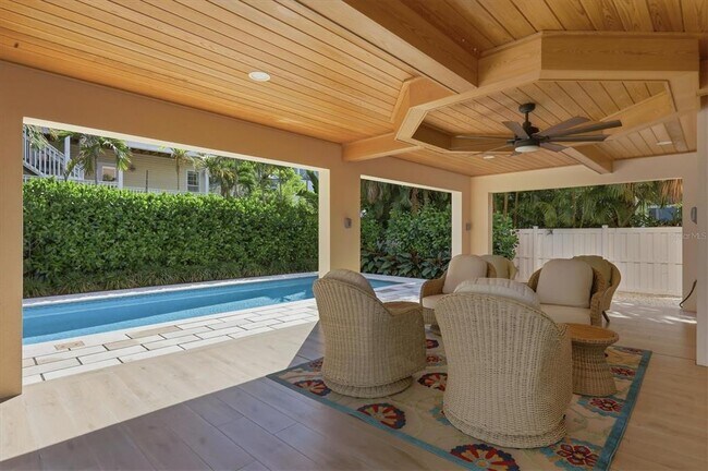 Building Photo - 113 Aqua Ln