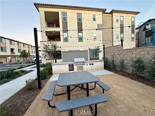 Building Photo - 6114 Valentina Wy