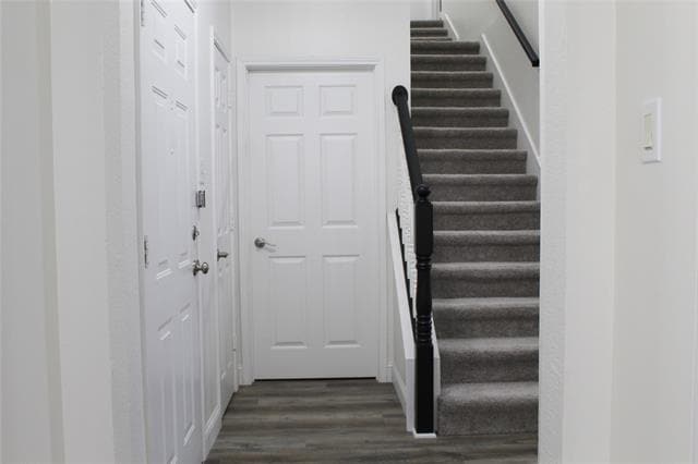 Building Photo - 2243 Ellis Dr