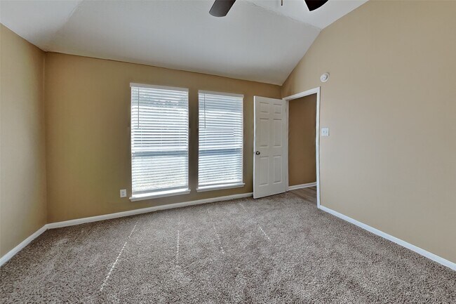 Building Photo - 2807 Burgess Hill Ct