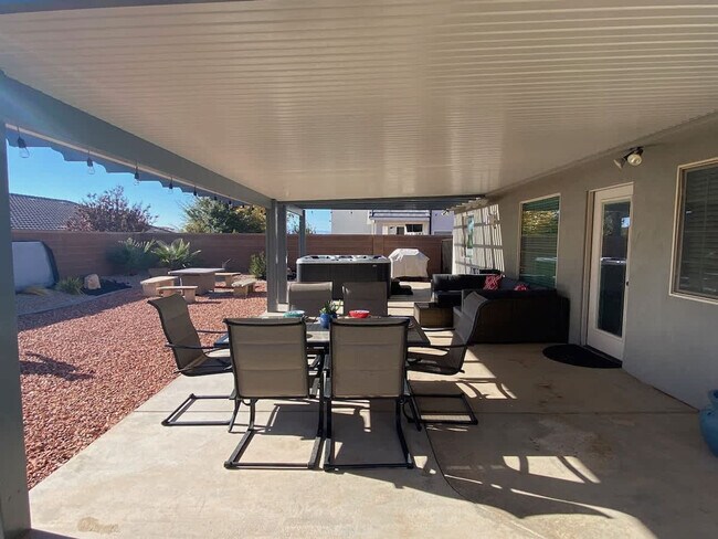 Building Photo - 3273 2530 S