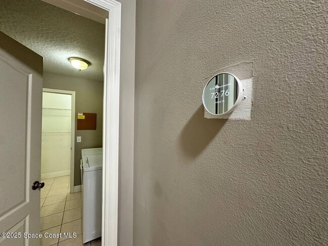 Building Photo - 3060 Sea Gate Cir