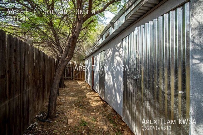 Building Photo - 4452 E El Sol Cir