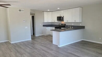 Building Photo - 68180 Cll Las Tiendas