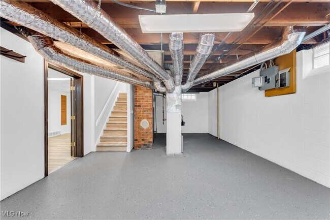 Building Photo - 4821 E 84th St