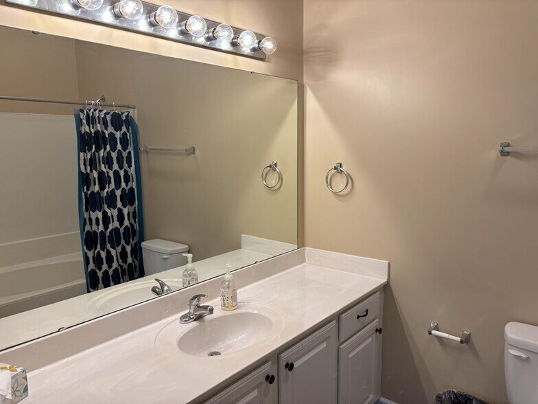 Building Photo - 106 Westhaven Dr