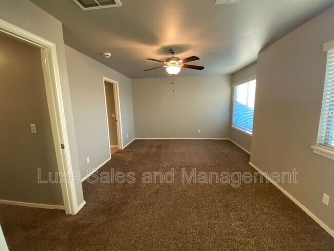 Building Photo - 6933 Mayberry Ln