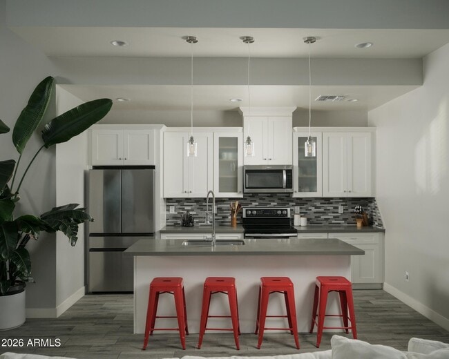 Building Photo - 2821 N 28th Pl