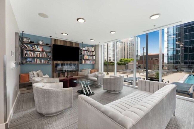 Building Photo - Fully Furnished SoBro Condo At Encore