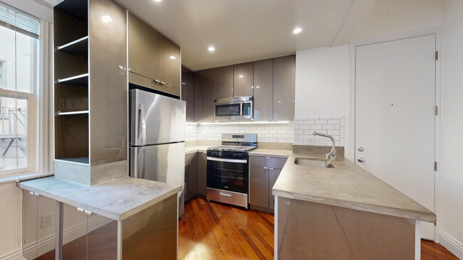 Building Photo - 1048 Pacific Ave