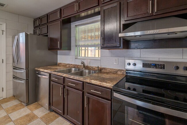 Building Photo - 1053 Brianna Way