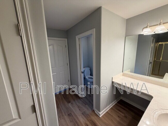 Building Photo - 88 E Cydnee St