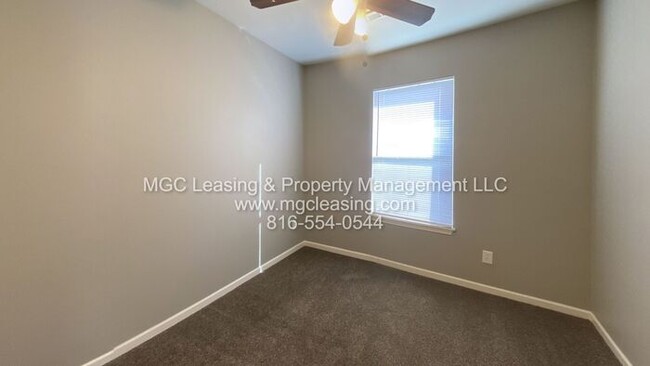 Building Photo - 2 Bedroom at Beautiful Serrano Townhomes i...