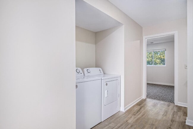 Building Photo - 901 Fulton St W