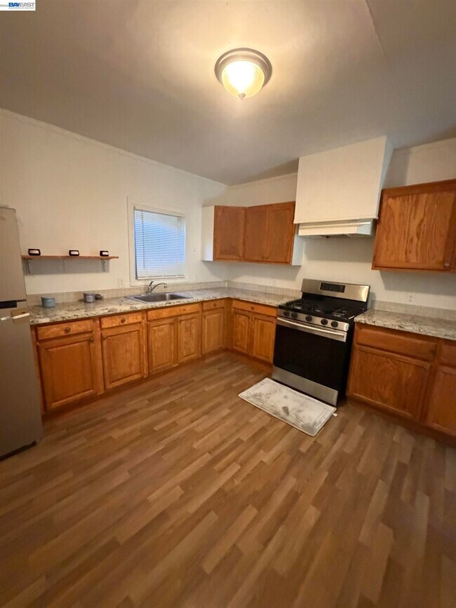 Building Photo - 5740 Kingsley Cir