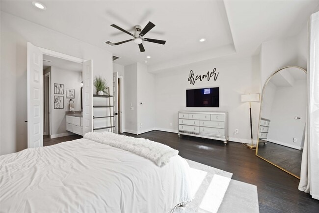 Building Photo - 4235 Allen St