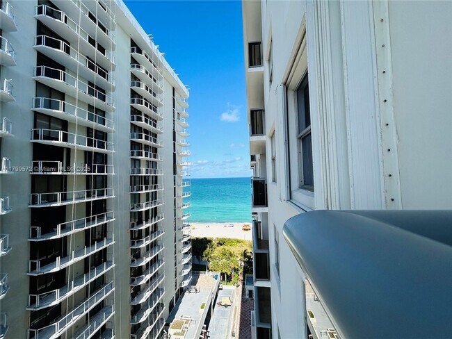 Building Photo - 6039 Collins Ave