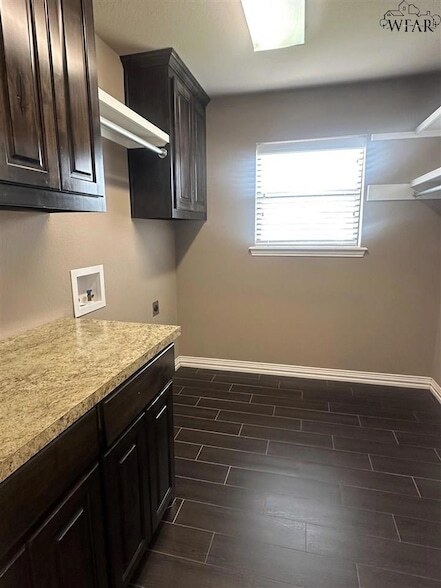 Building Photo - 5016 Southfork Dr