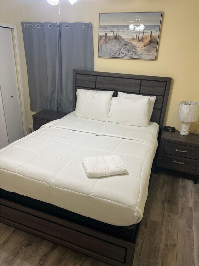 Building Photo - 22319 Deville Dr