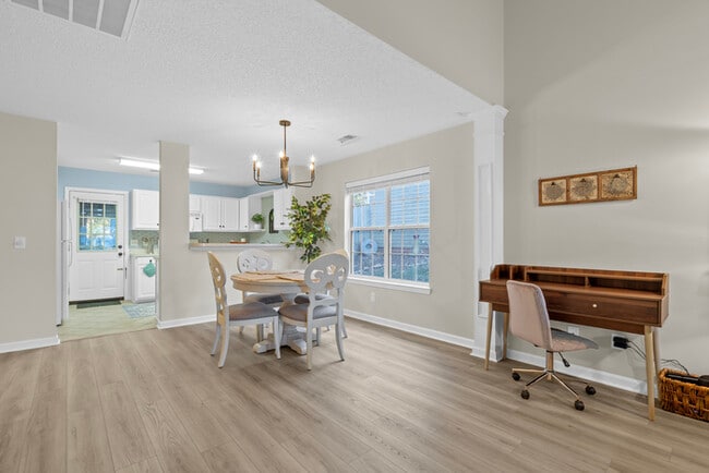 Building Photo - Furnished rental in Chapin