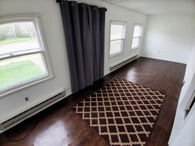 Sunroom/Office/Bedroom 3 - 16 Lawrence Ave