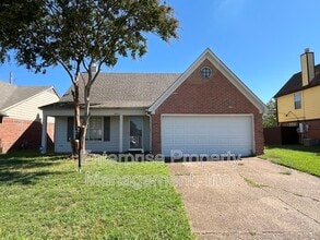 Building Photo - 8452 Creek Front Dr
