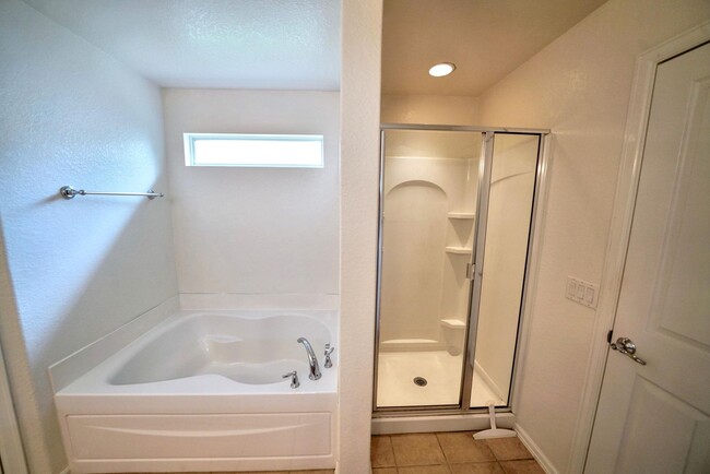 Building Photo - Charming 3-Bedroom Home in Schertz - Great...