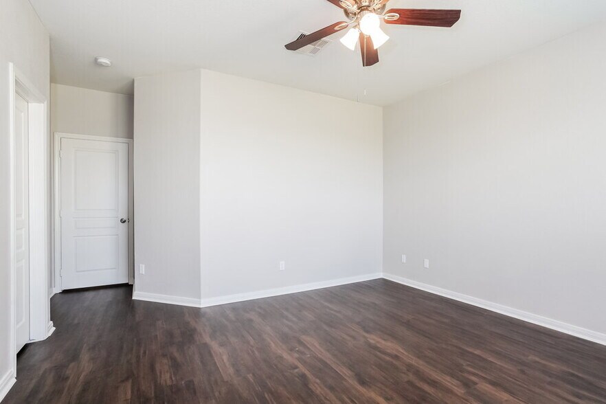 Building Photo - 6627 Dayridge Ln
