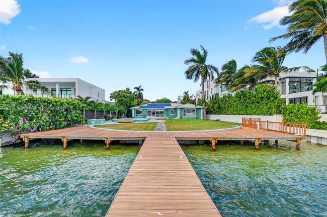 Building Photo - 2910 N Flagler Dr