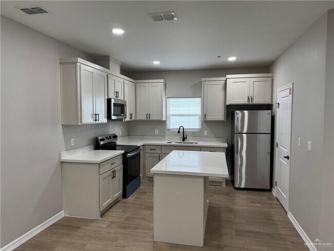 Building Photo - 16 Ragland Rd