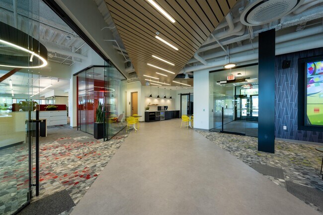 Building Photo - 409 Elm St