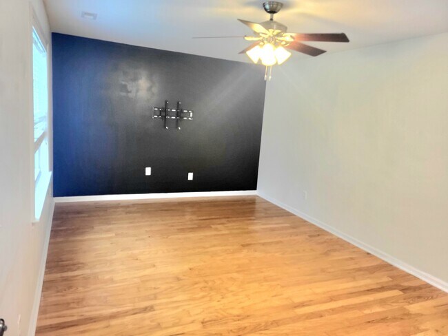 Building Photo - 1003 Summerfield Ct