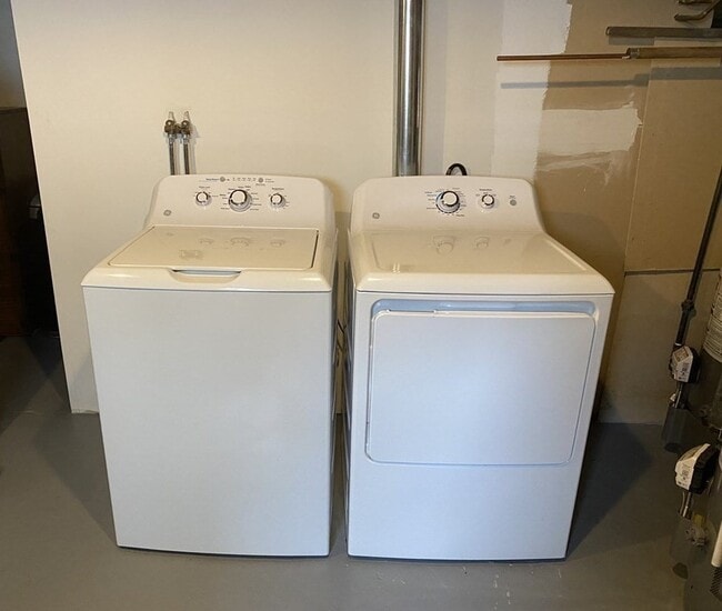 Building Photo - 32 Rawson Rd