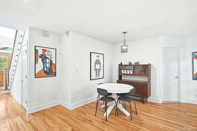 Building Photo - 60 Hillside Ln