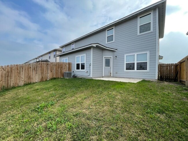 Building Photo - Townhome for rent