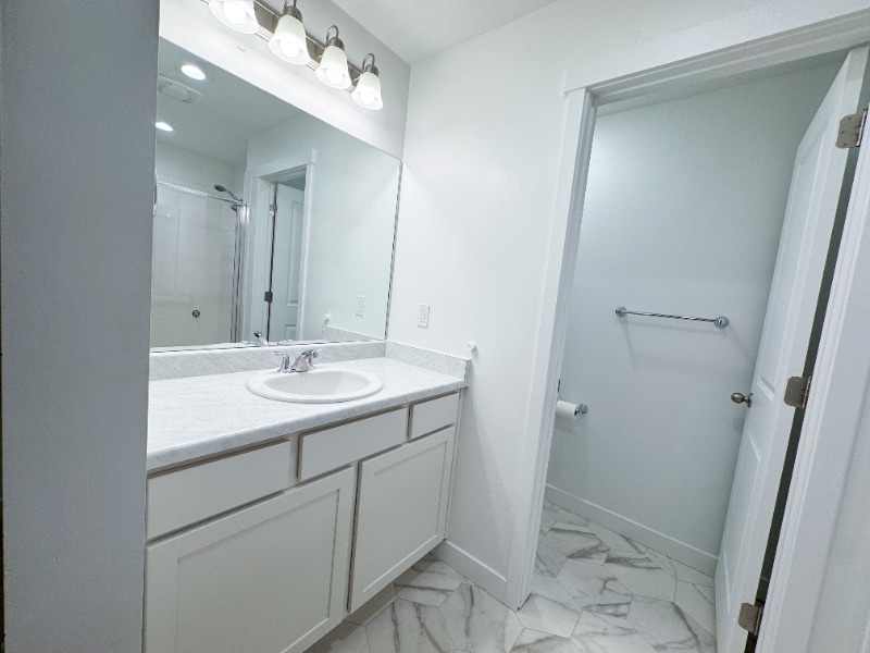 Building Photo - 811 E 975 N