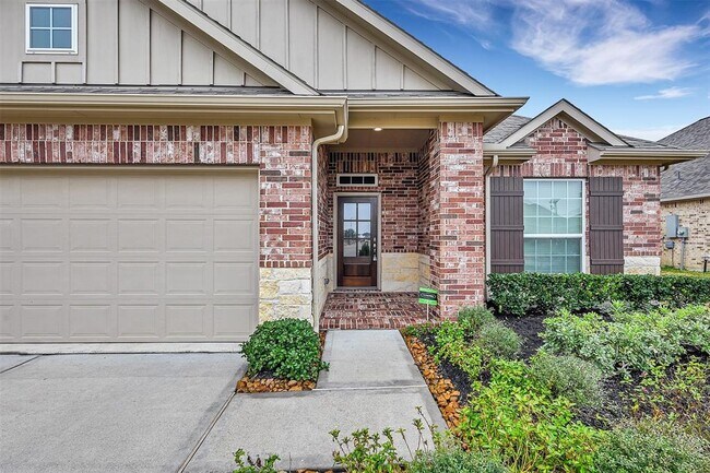 Building Photo - 206 Brazos Dr