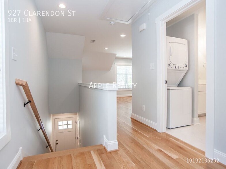 Building Photo - 927 Clarendon St