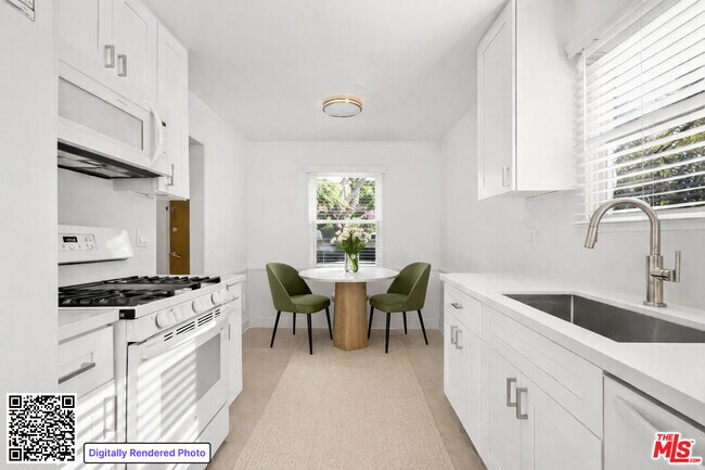 Building Photo - 219 3rd Ave