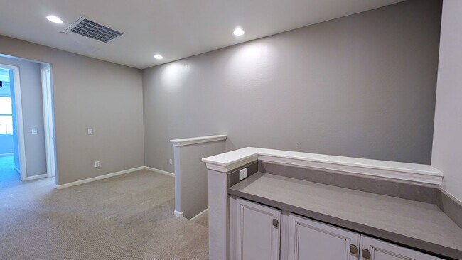 Building Photo - 3 Bedroom Condo in the Siena Community Near S Dobson Rd and W Queen Creek Rd!