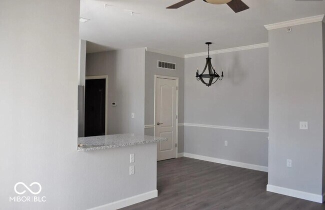 Building Photo - 12938 University Crescent