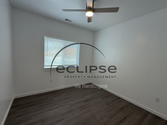 Building Photo - 147 Buena Vista Dr
