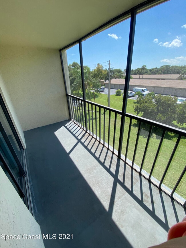 Building Photo - 200 International Dr