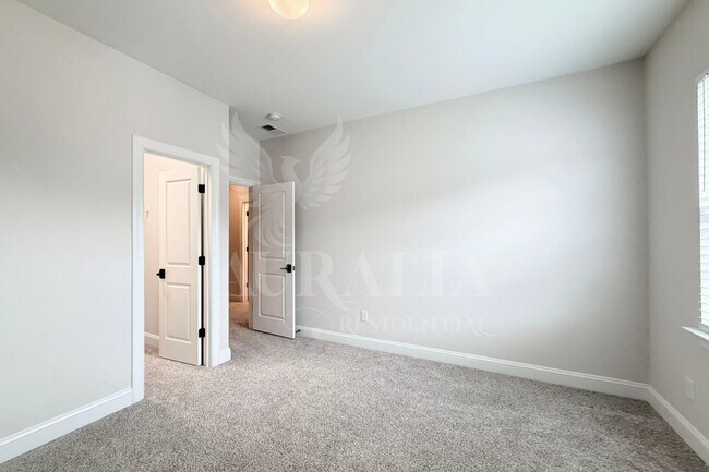 Building Photo - 829 Amley Pl